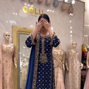 Completo Salwar Kameez Blu Navy Ricamato con Lavorazione Pesante in Filo Zari, Kurta e Dupatta, per Feste Estive e Matrimoni, Etnico, Completamente Cucito - Product Image 1