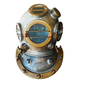 Casque de plongée en fer, pièce décorative nautique pour les salles d'inspiration marine, la décoration côtière et l'aménagement intérieur - Product Image 3