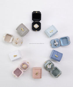 Boîte à bagues élégante en velours Rangement de bijoux de qualité supérieure pour les bagues de fiançailles et de mariage - Product Image 5