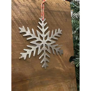 Ornements suspendus Vintage rustique Bronze flocon de neige inspiré décoration de Noël pour des vacances chaudes charme blanc - Product Image 2