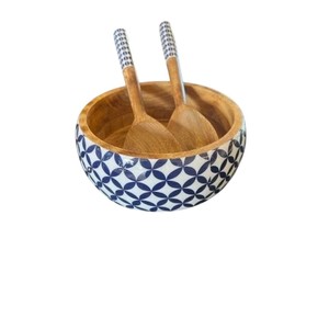 Bol de service à salade en bois de manguier écologique avec ustensiles assortis, ensemble de bols en émail géométrique bleu et blanc pour la vente en gros - Product Image 1