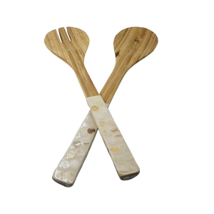 Ensemble cuillère et fourchette en bambou tressé avec incrustation de coquillages Capiz, style moderne artisanal, et ustensiles de service à salade en bambou, prix de gros du Vietnam - Product Image 2
