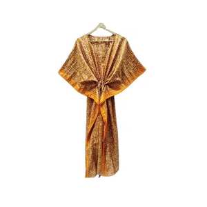 Kaftan en soie fleuri élégant pour femmes, parfaits pour couvrir les maillots de bain, par Ethnic Craft Hub India - Product Image 1