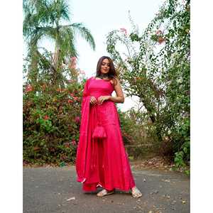 Traje de Chifón de Algodón Chikankari Rosa Gulabo para Mujer Disponible en Talla XS - Product Image 5