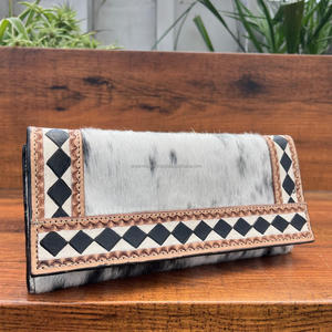 กระเป๋าสะพายคาดลำตัวหนังวัวแท้ลายตารางหมากรุกสุดหรู & กระเป๋าใส่บัตรหนังวัวแท้2ชิ้น - Product Image 5