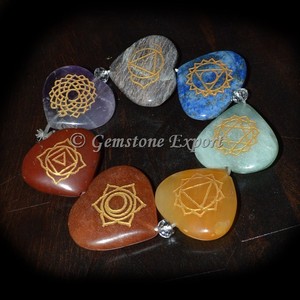 Pulsera de Corazón con Siete Chakras Grabada, Accesorio de Moda de Cristal al por Mayor - Product Image 1