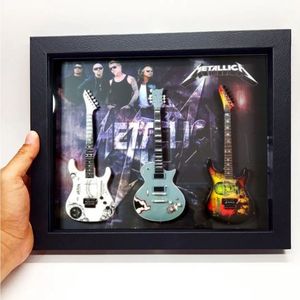 กรอบรูปดนตรี Metalica ขนาด 15.7 x 14.5 นิ้ว พร้อมกีตาร์และกรอบกล่องกระจกสำหรับของขวัญดนตรีและของที่ระลึก - Product Image 2