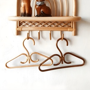 Producteur d'accessoires vestimentaires, prix avantageux, cintres de qualité supérieure, magnifiques cintres en rotin pour vêtements. - Product Image 2