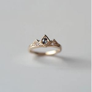 Anillo de compromiso y boda de lujo Eclipse Tiara Alexandrite chapado en oro de 14K con engaste de puntas para ocasiones festivas - Product Image 2