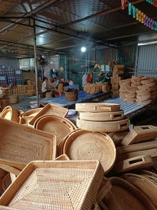 Bandeja Redonda de Ratán Tejida a Mano, con Borde Elevado, Ecológica, para Servir, Venta al Por Mayor, para Uso en el Hogar y la Cocina - Product Image 6