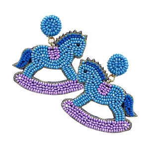 Boucles d'oreilles CRYSTAL CRAFT Premium élégantes avec broderie florale perlée, design de bijoux mignon et style artisanal affirmé - Product Image 2