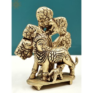 Kamdhenu Escultura de latón hecha a mano 4 pulgadas Vaca y becerro Artículo debajo del árbol Kalpvriksha - Product Image 2