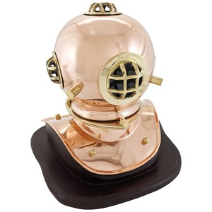 Portavelas artesanal de cobre con forma de casco de buceo |   Decoración Náutica para el Hogar en Forma Cuadrada por Aqudus Saleem (MG-TRIBAL5) - Product Image 1