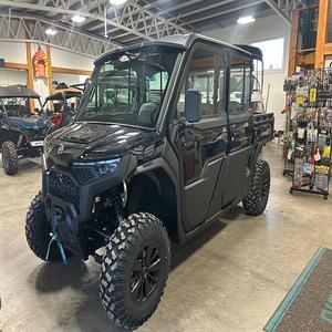 Potente vehículo todoterreno que ofrece un rendimiento constante, una tracción superior y una durabilidad excepcional para entornos exigentes. - Product Image 1