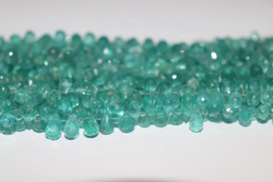 Cuentas de gota de apatita facetadas al por mayor Briolette 4*6-5*7mm 8 pulgadas gotas de corte lateral Material de piedra Natural - Product Image 4