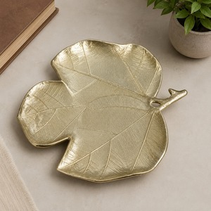 Bandeja de Servicio Artesanal de Aluminio de la Mejor Calidad con Acabado Liso y Forma de Hoja para Decoración del Hogar y Festividades, para Venta de Exportación - Product Image 5