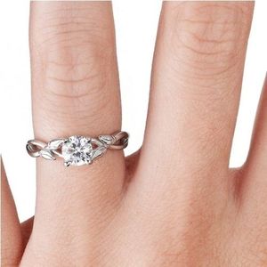Bague Solitaire Personnalisable en Or 10K avec Diamant de Laboratoire, Style Entrelacé Inspiré de la Nature, Élégante, Bijoux Internationaux - Product Image 3