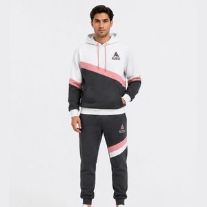 Chándal para hombre hecho con tela elástica transpirable que proporciona comodidad duradera para deportes, fitness y uso casual. - Product Image 1