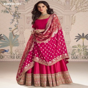 Vestido y Dupatta de Seda Vichitra de Excelente Calidad para Uso Ocasional con Bordado de Hilo y Lentejuelas, Exportador Indio - Product Image 1