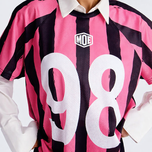 Camiseta deportiva de malla moderna, estilo streetwear, corte holgado, diseño con estampado por sublimación, camiseta de fútbol americano, OEM, venta al por mayor para EE. UU. - Product Image 2