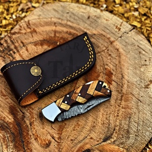 Couteau pliant artisanal en acier Damas, manche en bois mosaïque, couteau de poche, étui en cuir, vente en gros, fabricant OEM ODM TARJ ENTERPRISES - Product Image 4