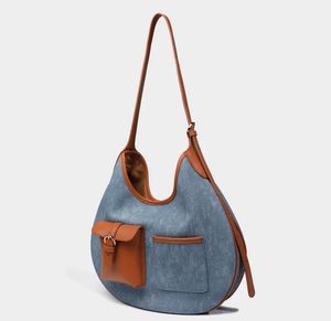 Bolso Bandolera Minimalista de Cuero para Uso Diario - Product Image 3