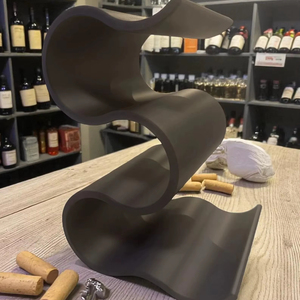 Elegante Soporte Curvo para Botellas de Vino, Ideal para Habitaciones, Cocinas, Mesas de Comedor y Bares de Oficina, de la India - Product Image 1