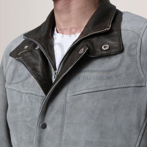 Veste en daim gris pour homme de qualité supérieure, col en cuir marron contrastant, coupe ajustée, style urbain, veste décontractée en daim - Product Image 1