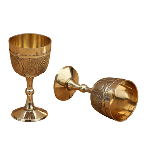 Gobelet à vin en laiton fait main avec motif en relief, finition dorée, pour la maison, les hôtels, les bars, le champagne, la bière, le vin. - Product Image 1