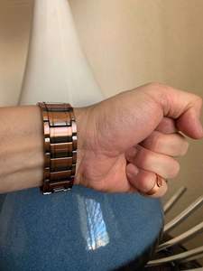 สร้อยข้อมือทองแดงแท้ทรงหนัก ดีไซน์งดงาม พร้อมพลังแม่เหล็ก 4 ธาตุ ช่วยปรับสมดุลพลังงาน บำบัดความสงบและสร้างความสุข - Product Image 2