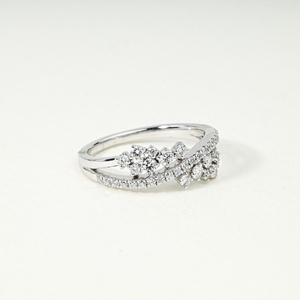 แหวนแต่งงานเพชรทรงกลม 1 กะรัต เพชรเลี้ยงในห้องปฏิบัติการ ทองคำแท้ 10K 14K 18K รับรองโดย IGI ดีไซน์เรียบหรูแบบมินิมอล - Product Image 5