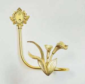 ตะขอเกี่ยวผ้าม่านทองเหลืองแบบโมเดิร์น งานหล่อแบบ Lost Wax ของตกแต่งบ้าน งานฝีมือ แบรนด์ ARTISIAN CRAFT ปรับขนาดได้ - Product Image 1