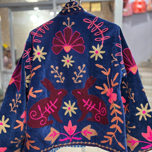 Chaqueta de algodón Suzani hecha a mano en India, chaqueta corta bordada a mano, abrigo unisex, chaqueta corta Suzani hecha a mano - Product Image 1