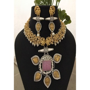 Maravilloso Conjunto de Collar y Aretes Polki Chapados en Oro de Primera Calidad para Mujeres y Niñas, para Bodas y Fiestas, Uso Tradicional - Product Image 1