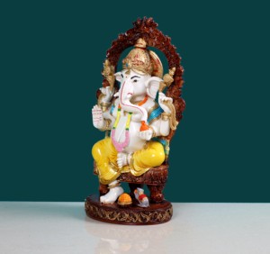 Idole du Dieu Ganesha en Résine Faite à la Main, Statue Colorée de Vinayaka Assis Sculptée (Prabhavali), Décoration Traditionnelle pour la Maison et le Temple - Product Image 1