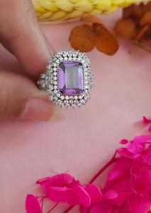 Bague tendance pour femme en laiton plaqué argent avec zircon étincelant, idéale pour mariage, fiançailles, anniversaire ou comme cadeau - Product Image 3