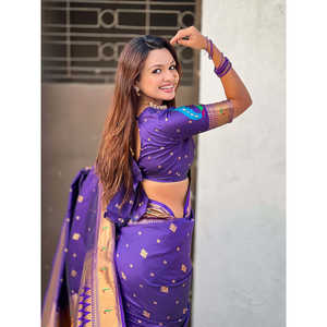 Sari de soirée Elite Weaves Violet Peacock Paithani Zari tissé 650g - Product Image 2