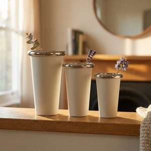 Ensemble de 3 vases cylindriques en aluminium blanc cassé faits à la main, 9 cm, à rebord roulé, emboîtables, pour la décoration intérieure, les hôtels et les mariages - Product Image 2