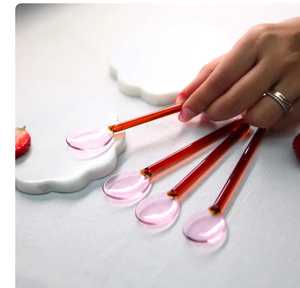 Cuillère à café en verre moderne et colorée avec long manche, capacité de 10 ml, légère, pour mélanger le thé et les desserts, idéale pour les mariages et les fêtes - Product Image 2