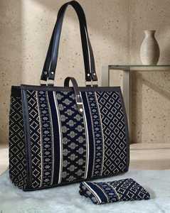 Sac fourre-tout en toile jacquard bleu marine vintage style bohème pour femme avec chaînes et pochette assortie à fermeture éclair, portable pour le voyage - Product Image 5