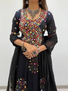 Lehenga traditionnel indien en rayonne avec broderie miroir véritable, chemisier, dentelle Gota Patti, dupatta, longueur ras du sol, pour fêtes et mariages - Product Image 1