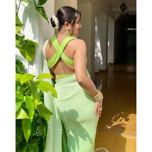 ผ้าซารีจอร์เจตต์สุดฮิต ดีไซน์สวยสะดุดตา เหมาะสำหรับงานปาร์ตี้และงานแต่งงาน ชุดเพื่อนเจ้าสาว สีเขียว ใส่ได้ทุกฤดู - Product Image 2