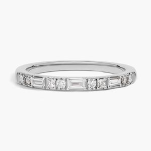 Bague en or blanc 14 carats avec diamants baguette ronds cultivés en laboratoire - Product Image 1