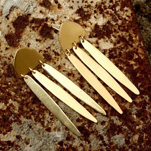 Pendientes de Latón de Calidad para Venta en Línea, Acabado Liso, Precio de Fábrica al por Mayor, Artesanía en Metal - Product Image 2