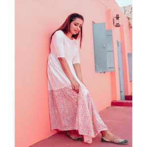 Robe rose blush avec taille élastique, respirante et tendance, couleur contrastée pour les occasions quotidiennes, taille XS - Product Image 5