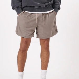 Pantalones cortos de malla para hombre a precio de mayorista, diseño de logotipo personalizado, pantalones cortos de malla estilo urbano para gimnasio, para hombre - Product Image 2