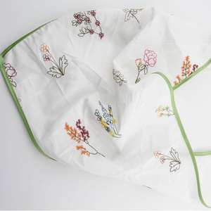 Hijab musulman en soie légère de qualité supérieure pour l'été, avec logo personnalisé, carré, écologique, respirant et antibactérien - Product Image 5