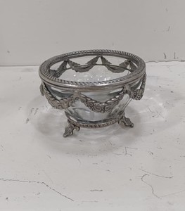 Tazón de Diseño Moderno con Base de Latón y Tapa de Vidrio, Diseño Texturizado, Forma Redonda, Acabado Dorado Antiguo - Product Image 6