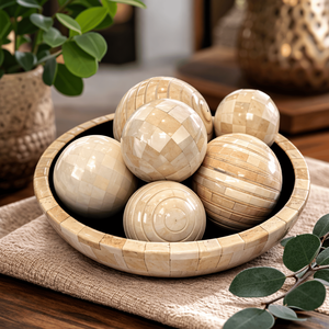 REPLICARTZ Boules décoratives noires en os et en corne avec plateau à damier |   Décorations artisanales de 3, 4 et 5 pouces pour table et présentation de Noël - Product Image 4