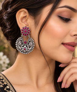 Pendientes de Moda para Mujer con Forma de Flor de Rubí en Plata Antigua al por Mayor |   Pendientes Colgantes Estilo Boho Indio de Rajasthan |   Directo - Product Image 2